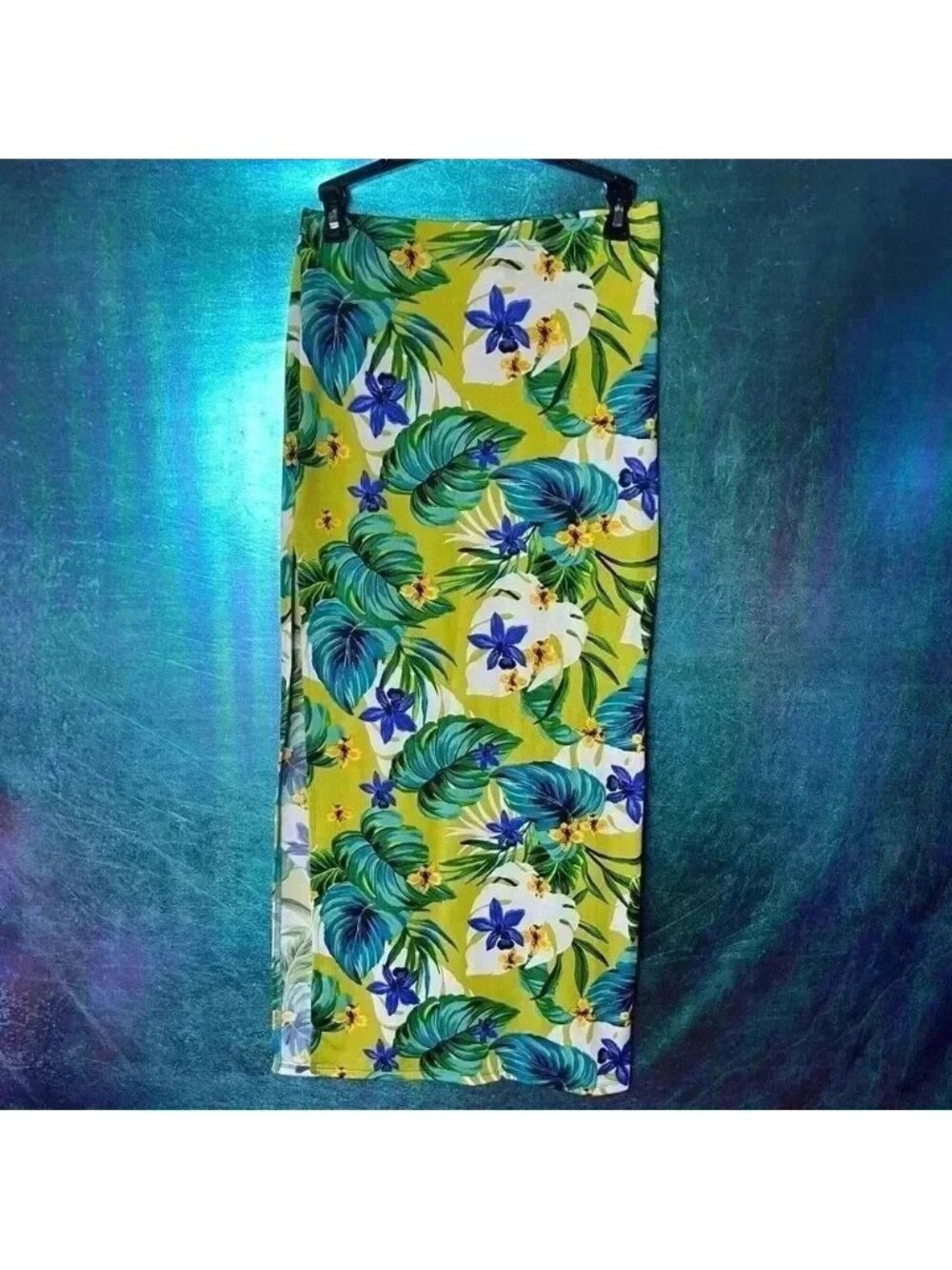 🌺 Charlotte Russe Long Hawaiian Pencil Skirt - Size Medium 🌴